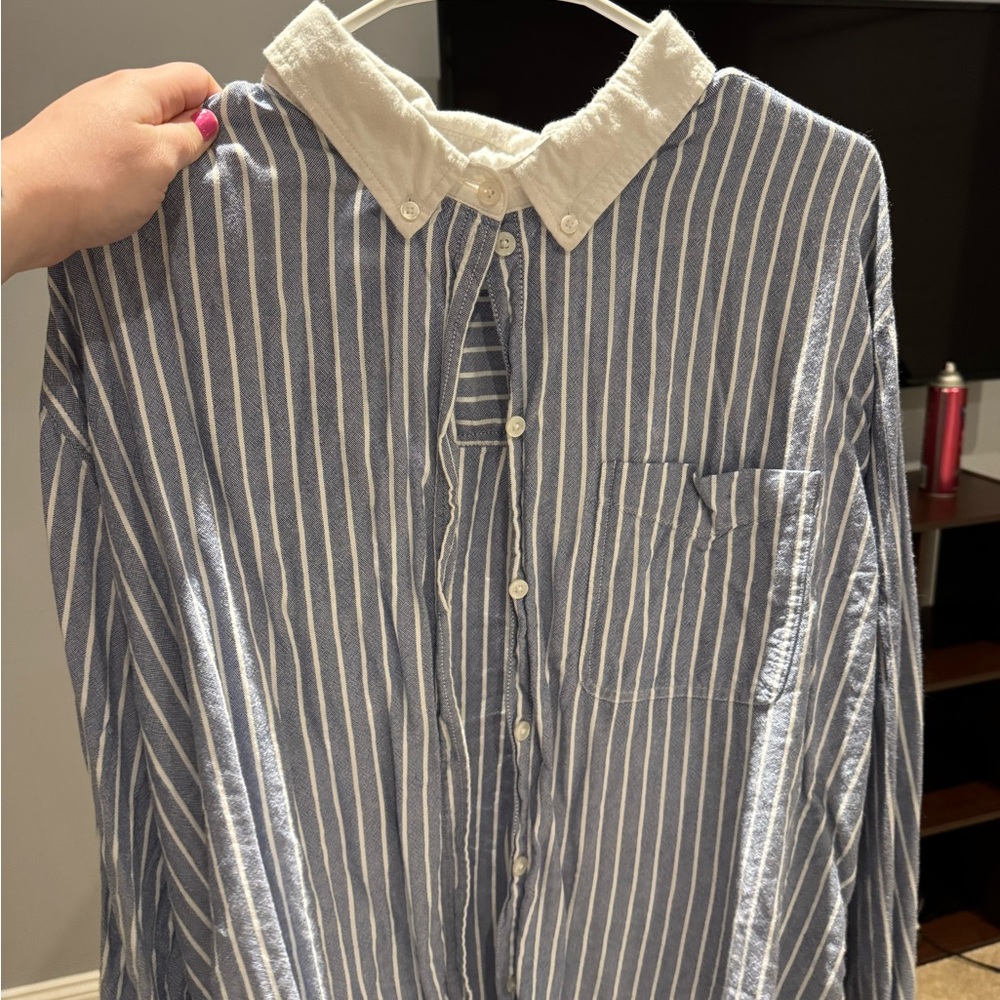American Eagle Outfitters Blue and White Striped Shirt